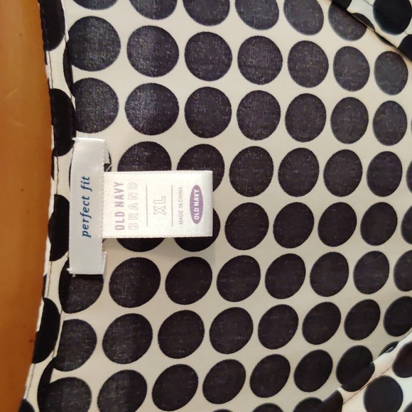 NWOT Old Navy XL sleeveless top - Picture 2 of 6